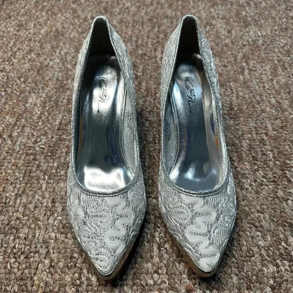 Wild Rose bedazzled NWOT size 10 - Picture 4 of 8